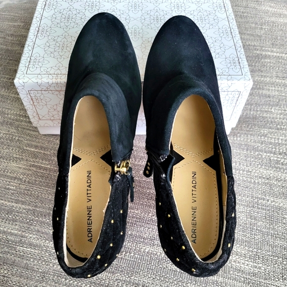 Adrieene Vittadini Black Suede Gold Studded Booties 5 1/2 - Picture 3 of 8